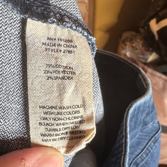 Soft Surroundings Ultimate Denim Straight Leg Crop Jeans Size Small - Picture 7 of 7